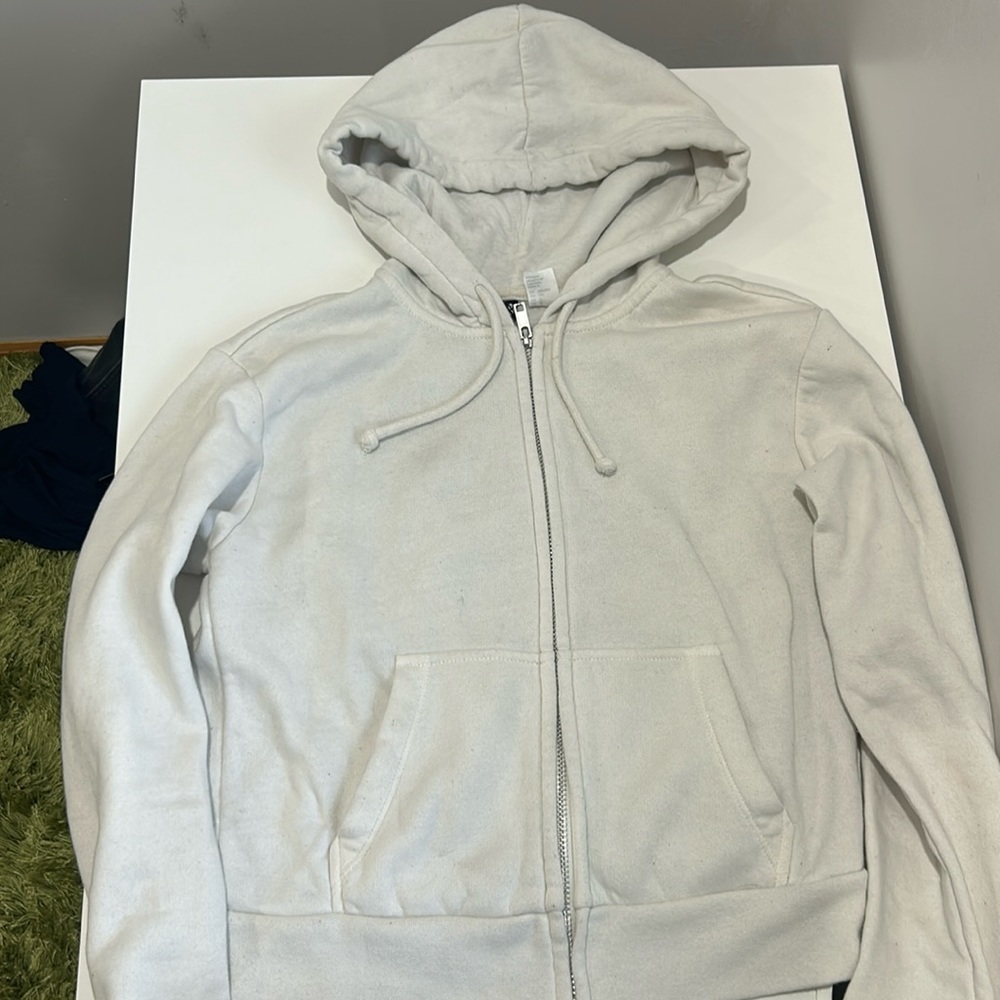 H&M DIVIDED Cropped White zip up sweater
